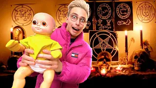 NOS CONVIRTIERON EN NIÑERAS DE BABY IN YELLOW **HELL'S CHILD**