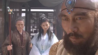 Kung Fu Movie!The villainous monk challenges,but is helpless against the elderly woman before him!