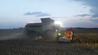 kombajn claas lexion  8700 večer