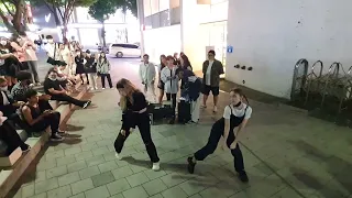 MONDAY. BLACK MIST, LIA WITH HER SISTER. BEAUTIFUL FASCINATING BUSKING. HONGDAE.