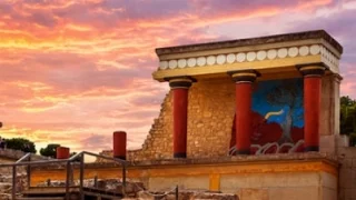 A Walking Tour of Knossos