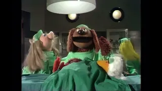The Muppet Show - 113: Bruce Forsyth - Veterinarian’s Hospital: Duck (1976)
