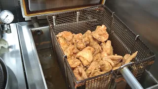 Broasted chicken saudi/broasted chicken saudi arabia/how to make restaurant broasted chicken.