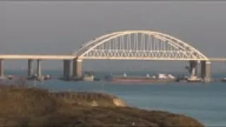 Ukraine - Russia closes Crimea water way after incident with Ukraine navy / Ukrainian ships at harbo