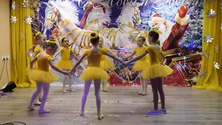 "Танец маленьких утят" | Исп. детский хореографический ансамбль | Vivat.dance.center