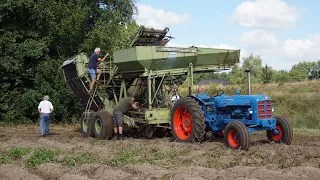 Fordson Super major met Twee rijige Sterbo rooimachine