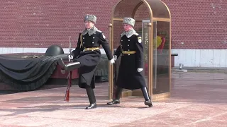 Как происходит смена караула в Москве у Кремля / Changing of the guard at the Kremlin