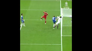 The day Petr Čech made an IMPOSSIBLE save..