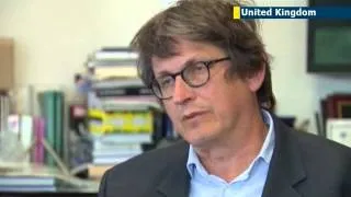 Guardian newspaper editor Alan Rusbridger accuses UK: Government forced us to destroy leak data