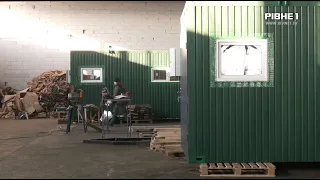 На Рівненщині виготовляють банні будиночки для військових
