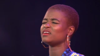 Sipho Ngwenya ft Lydia Molise - Lala Honna (Live)