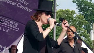 Suzanne Vega "Tom's Diner" - Live from the 2017 Pleasantville Music Festival