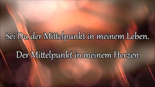 Mittelpunkt - Outbreakband | Glaubenszentrum LIVE (Lyric Video)