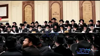 Satmar Rebbe R' Zalman Leib at a chumash seudah in Boro Park - Sivan 5783