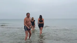 КТО НА ЧТО УЧИЛСЯ? 😜 А МЫ СНОВА ЗАКАЛЯЕМСЯ❄️🌊 ВОДА 2 °, ЗЕЛЕНОГРАДСК, ПОГОДА СЕГОДНЯ💐