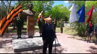 В Керчи открыли памятник легендарному разведчику Хаджи-Умару Мамсурову