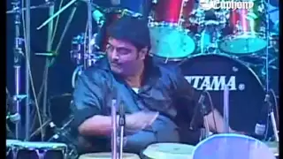 Nitin Shankar demonstrating LIVE the famous 32 matra beat from film Manoranjan