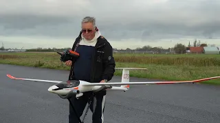 Testflight with my Multiplex Lentus with retracks (DUTCH)