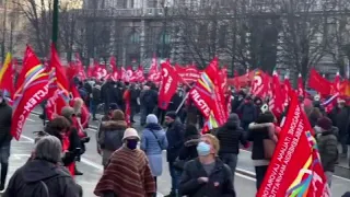 A Milano la manifestazione di Cgil e Uil: siamo in 20.000