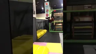 jumping in amanah mall trampoline/pakistan lahore