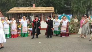 Казаки поют танцуют в Тимашевске 2 сентября 2017
