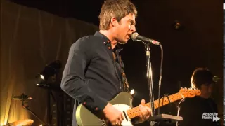 Noel Gallagher's High Flying Birds - In The Heat Of The Moment (London 2015) HD