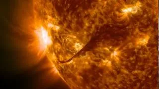 Solar storm AIA 171/304 (2012-08-31 19:01:19 - 2012-08-31 20:00:43 UTC)