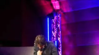 Josh Groban likes German candies, Hamburg, 19-01-2011