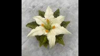 How to pipe a buttercream Lily - The Polia Lily