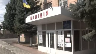 У Харківській області чоловік застрелив двох людей і захопив заручників.