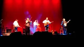 Alison Krauss & Union Station w/ Jerry Douglas LIVE - The Boy Who Wouldn't Hoe Corn