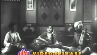 Lata Mangeshkar sings Malkaunsa xvid