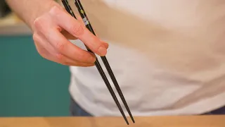 🥢 How to eat with Chopsticks 🥢