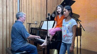 "Loy Krathong​" Song (ลอยกระทง) Emilie, Mum and Dad