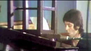 PAUL Mc CARTNEY & WINGS ( Nineteen Hundred and Eighty Five - Video ) HD