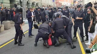 Жесткие задержания в Москве. День города