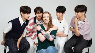 European Girl Was Surrounded By 4 Handsome Korean Men l Maintain Heartbeat Challange