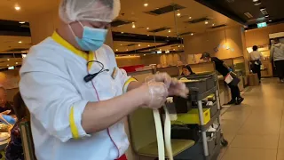 Amazing Chinese Noodle Master!