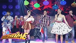 It's Showtime: It's Showtime hosts with Aegis Band sing Pinoy Christmas carols