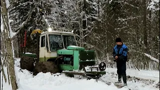 T-150. Пришлось использовать лебедку.