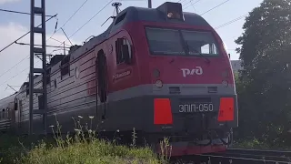 ЭП1П-050 с фирменным поездом №643С КисловодскーАдлер
