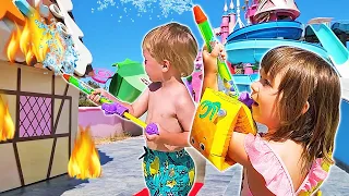 ¡Bianca y Carl apagan un incendio en CandyLand! Vídeos de juguetes para bebés. Como mamá.