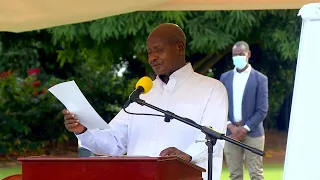 MUSEVENI READS CORRUPTION LIST DURING A MEETING WITH TOP POLICE OFFICERS AT STATE HOUSE.