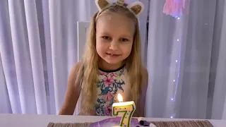 ВЛОГ Утро дочки в её день рождения 🍰 🥳 ! Поздравления семьи ! Daughter's morning on her birthday