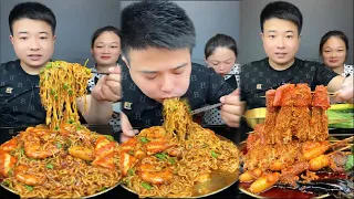 Mukbang Asmr | Eating Chinese food Soy Sauce pan Fried Noodles with Shrimp and Flammulina Mushrooms