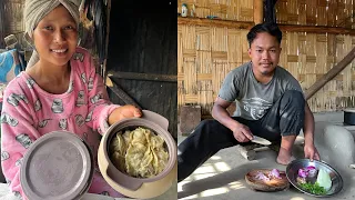 Ghar pe chicken momo banayi hai || Village life