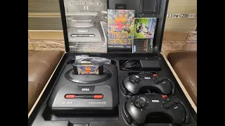 Sega Mega Drive 2  в кастомном кейсе.