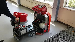 CLEANFIX RA 660 Navi - mycí podlahový robot