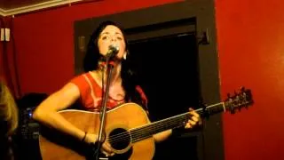 Molly Venter sings Dan Bern's "Jerusalem"