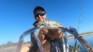 How to catch Blue Manna Crabs. Crabbing on a Kayak, Mandurah, West Oz 🇦🇺🦀